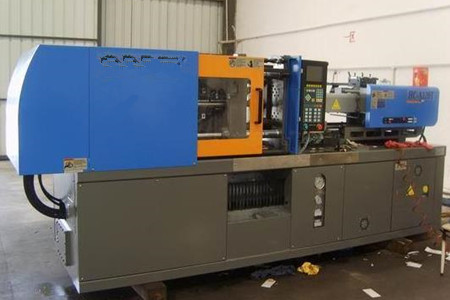 果筐注塑機廠家如何選擇比較好？需重視這些因素！